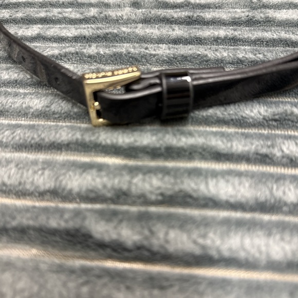 Tommy Hilfiger Skinny Black Leather Belt with Gold Buckle - Picture 4 of 6